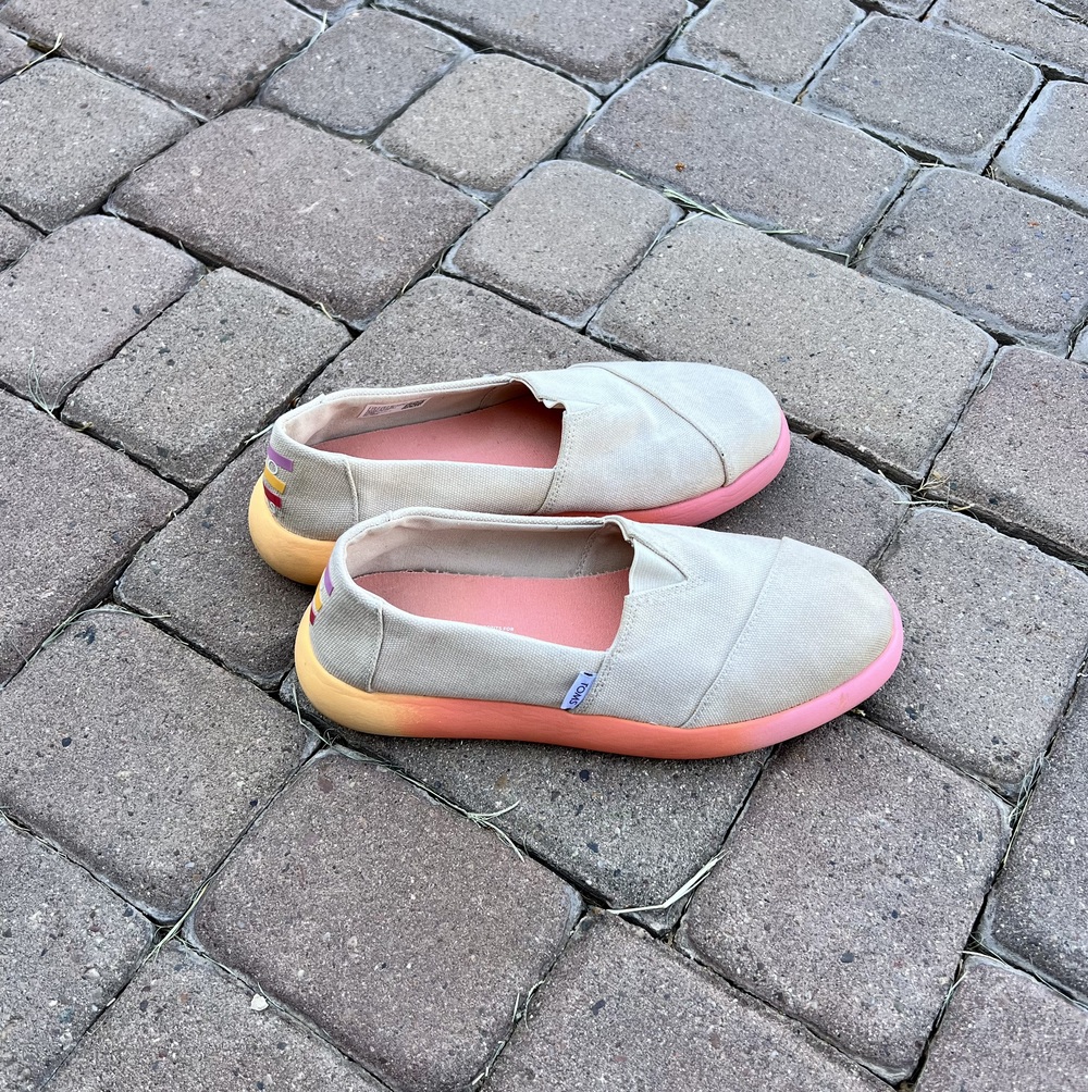 TOMS Alpargata Mallow Women's Flat Beige Canvas Slip On Size 7.5 Ombre Sole